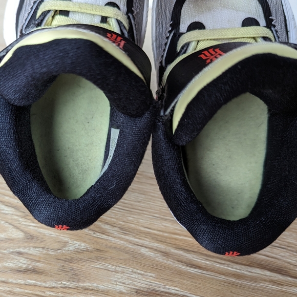 **SOLD** Nike Kids' Toddler Kyrie Infinity SE Basketball Shoes - Picture 8 of 9